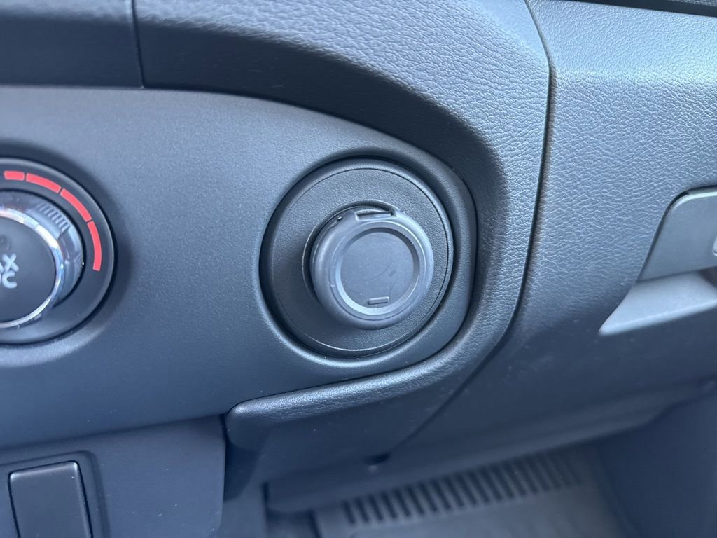 Used 2022 Nissan Frontier SV w/ Technology Package image 28