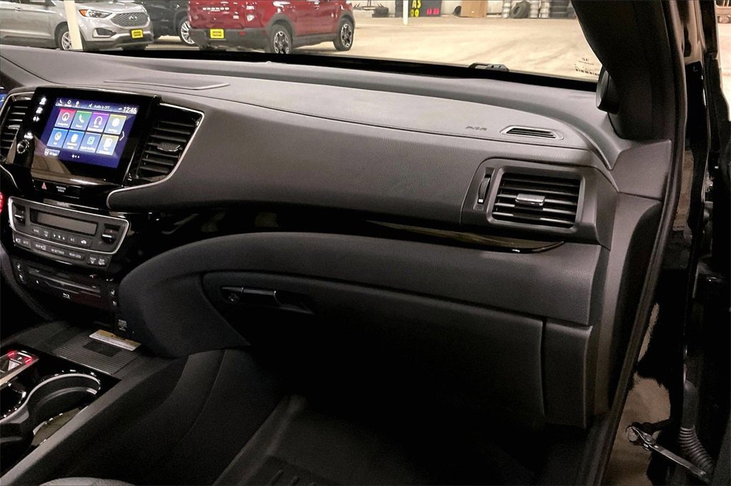 Used 2021 Honda Pilot Black Edition image 15