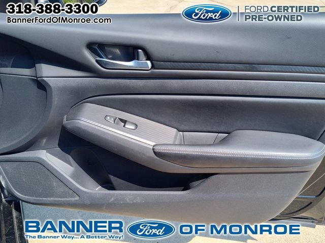 Used 2024 Nissan Altima 2.5 SV FWD image 22
