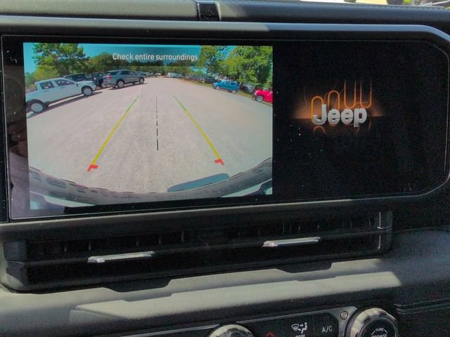 Used 2024 Jeep Wrangler Unlimited Rubicon w/ Convenience Group AWD/4WD image 26