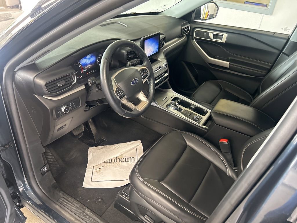 Certified 2022 Ford Explorer XLT w/ Equipment Group 202A image 2
