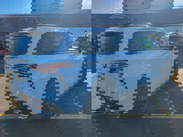 Used 2025 Toyota Sienna XSE image 4