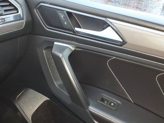 Used 2024 Volkswagen Tiguan SE R-Line w/ MDO Package, Two-Row AWD/4WD image 25