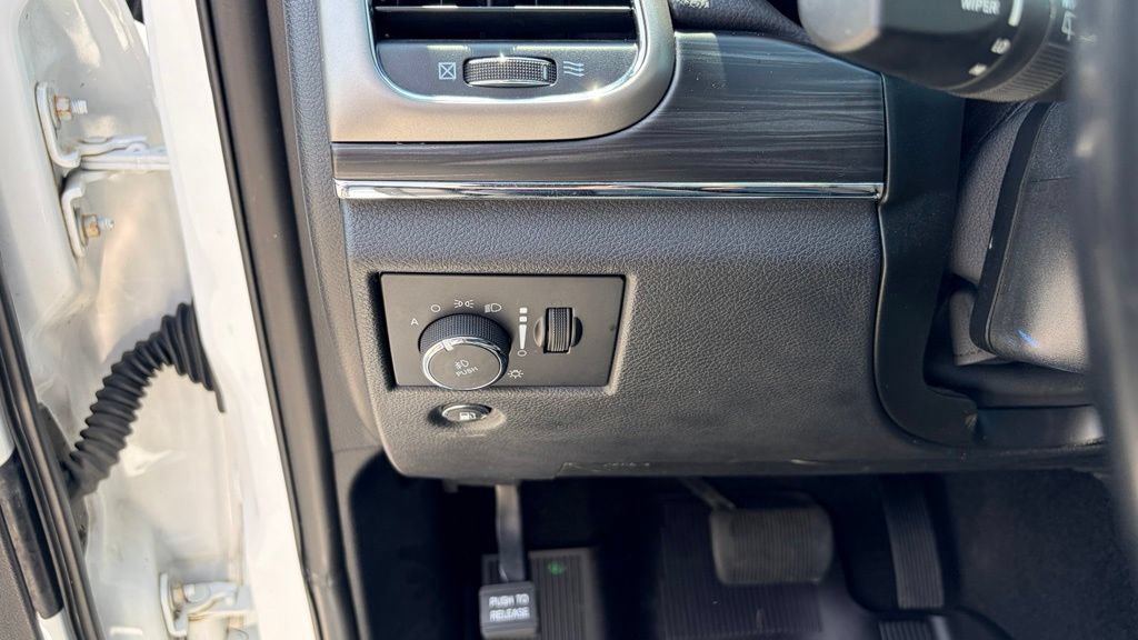 Used 2020 Jeep Grand Cherokee Limited RWD image 24