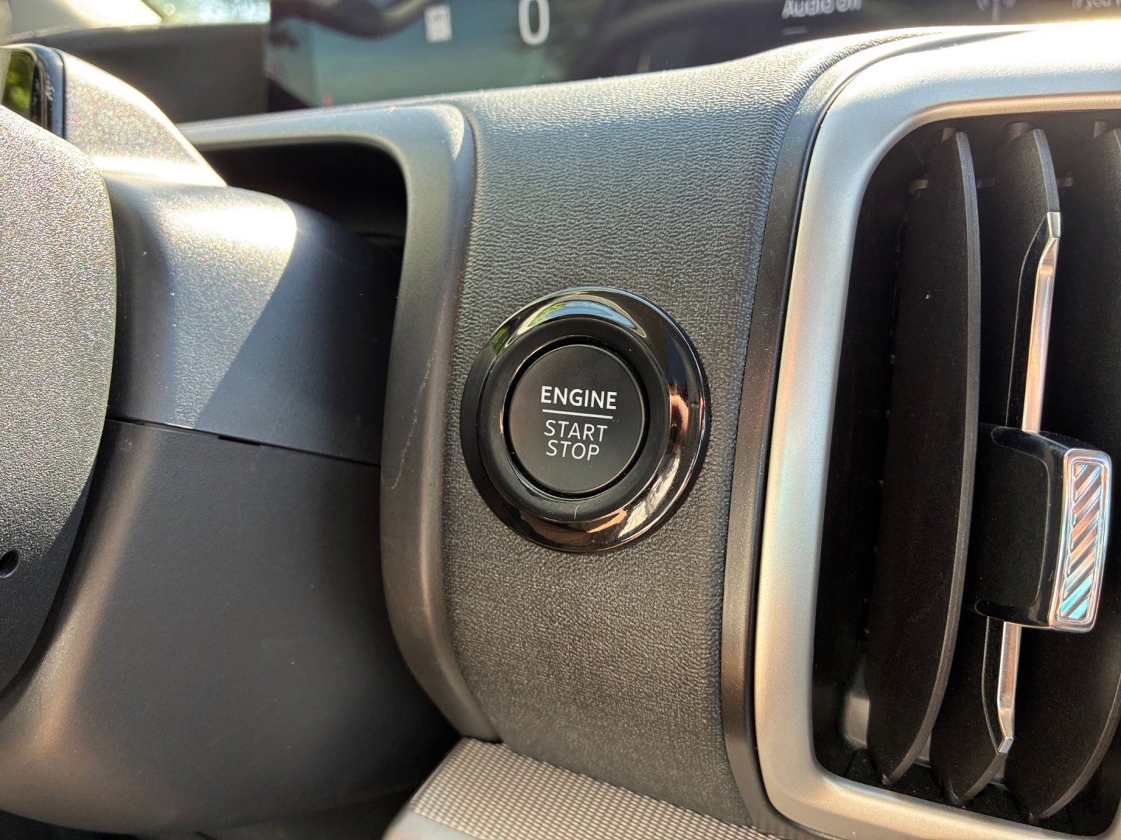 Certified 2025 Ford Expedition Active AWD/4WD image 29