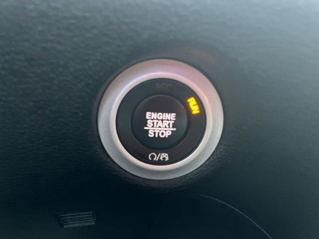 Used 2025 Chrysler Pacifica Limited FWD image 29