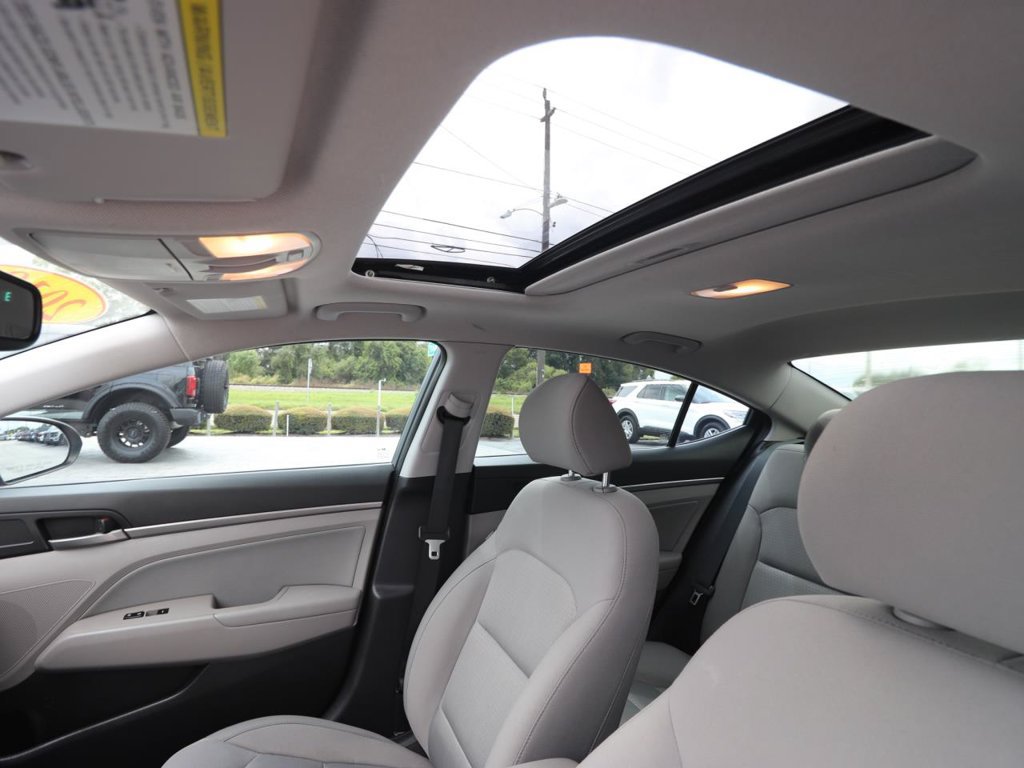Used 2018 Hyundai Elantra Value Edition FWD image 4