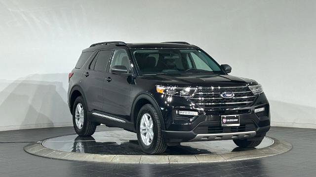 Certified 2023 Ford Explorer XLT w/ Equipment Group 202A image 2