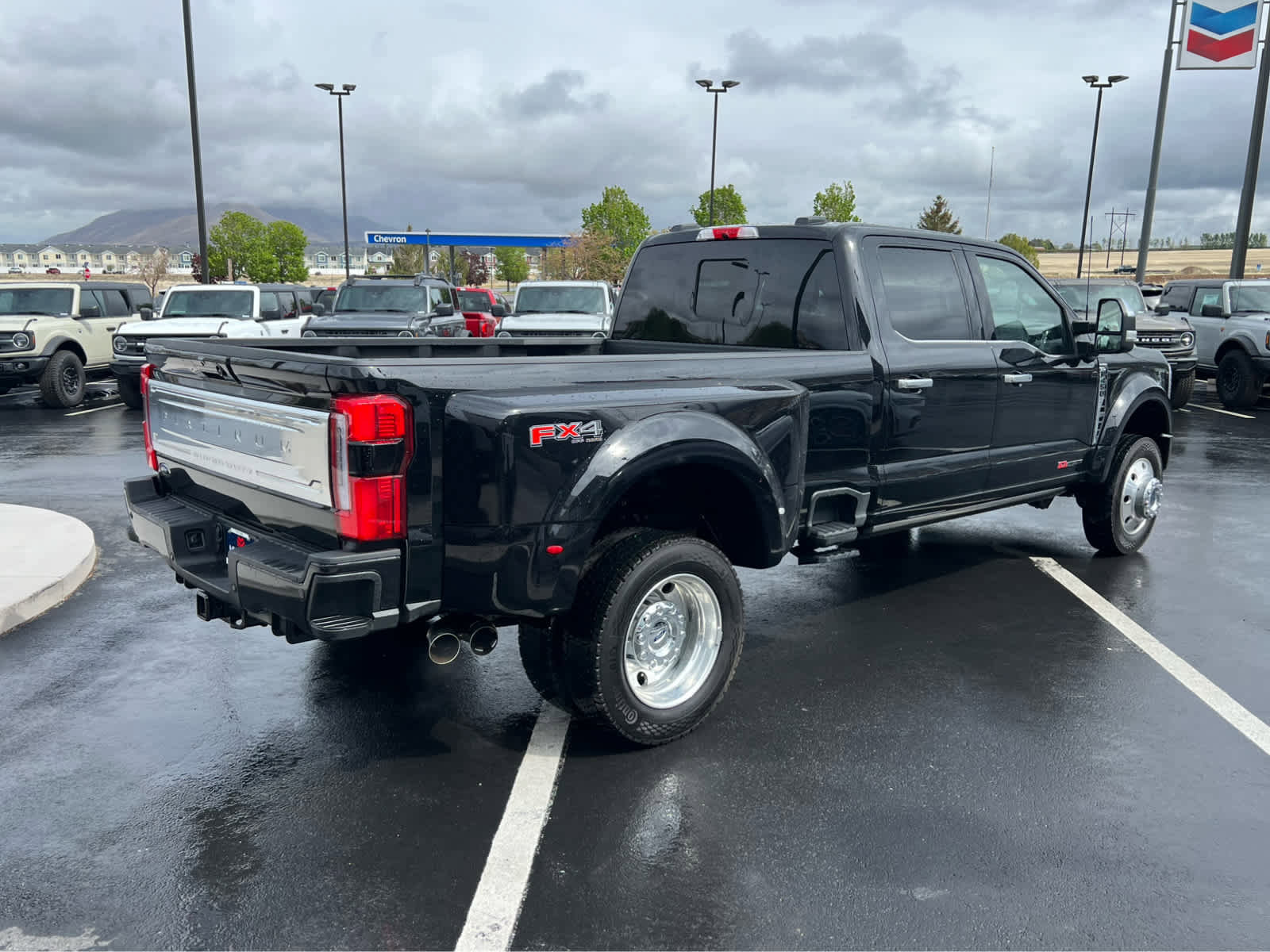 Certified 2025 Ford F450 Platinum w/ Platinum Plus Package AWD/4WD image 7