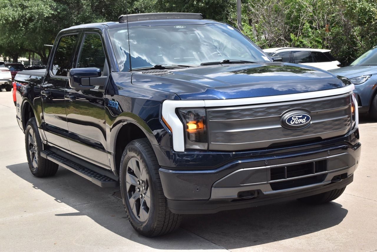 Certified 2025 Ford F150 Lightning Lariat AWD/4WD image 4