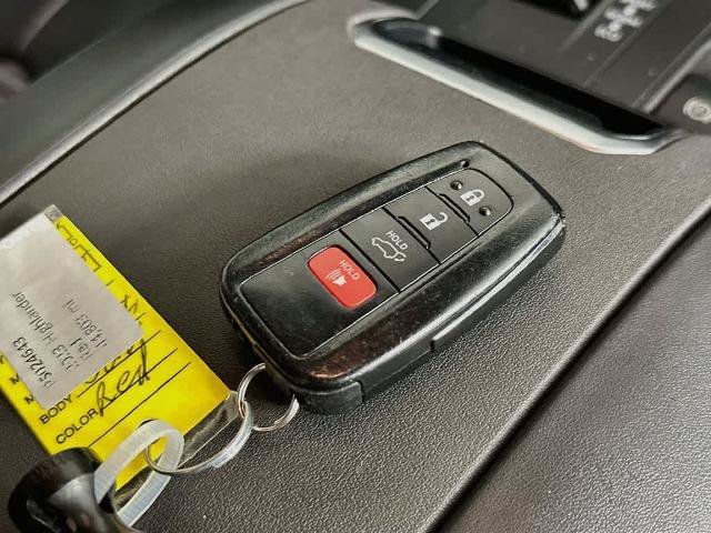 Used 2023 Toyota Highlander XSE FWD image 22