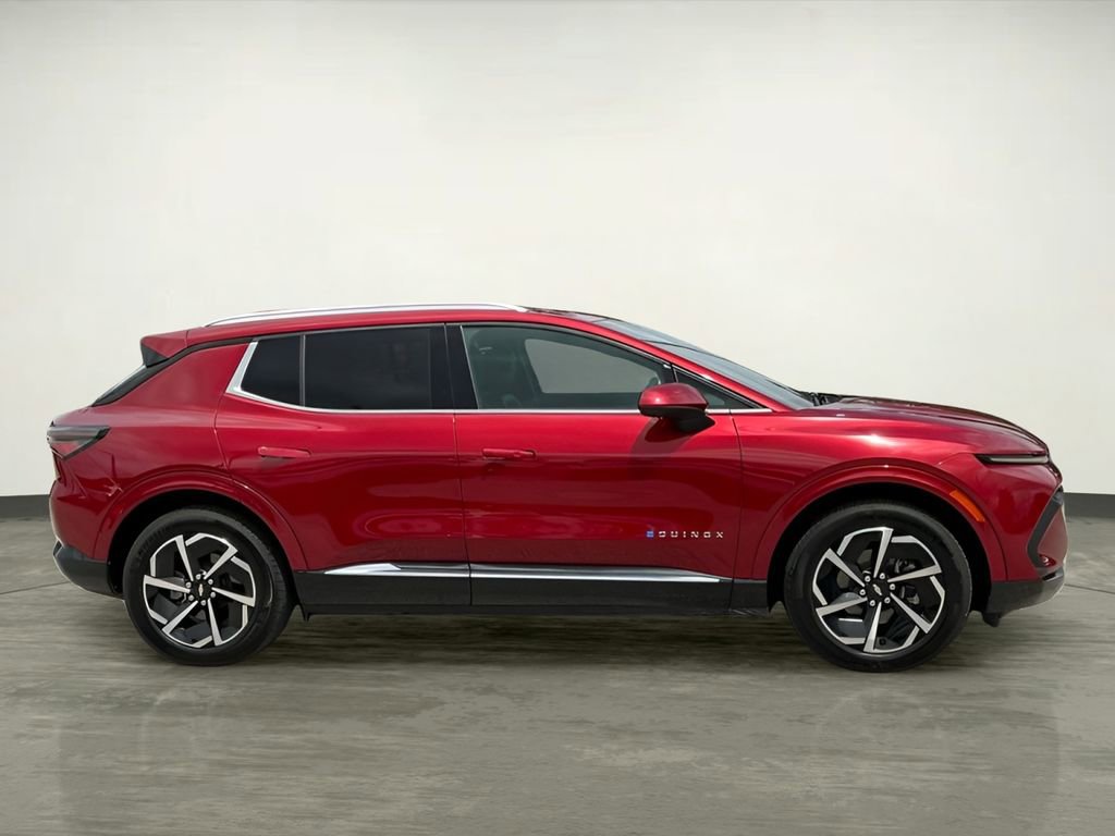 Used 2025 Chevrolet Equinox EV LT w/ Convenience Package image 10