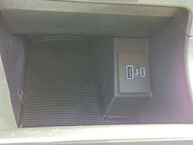 Certified 2024 Ford Edge SE image 27