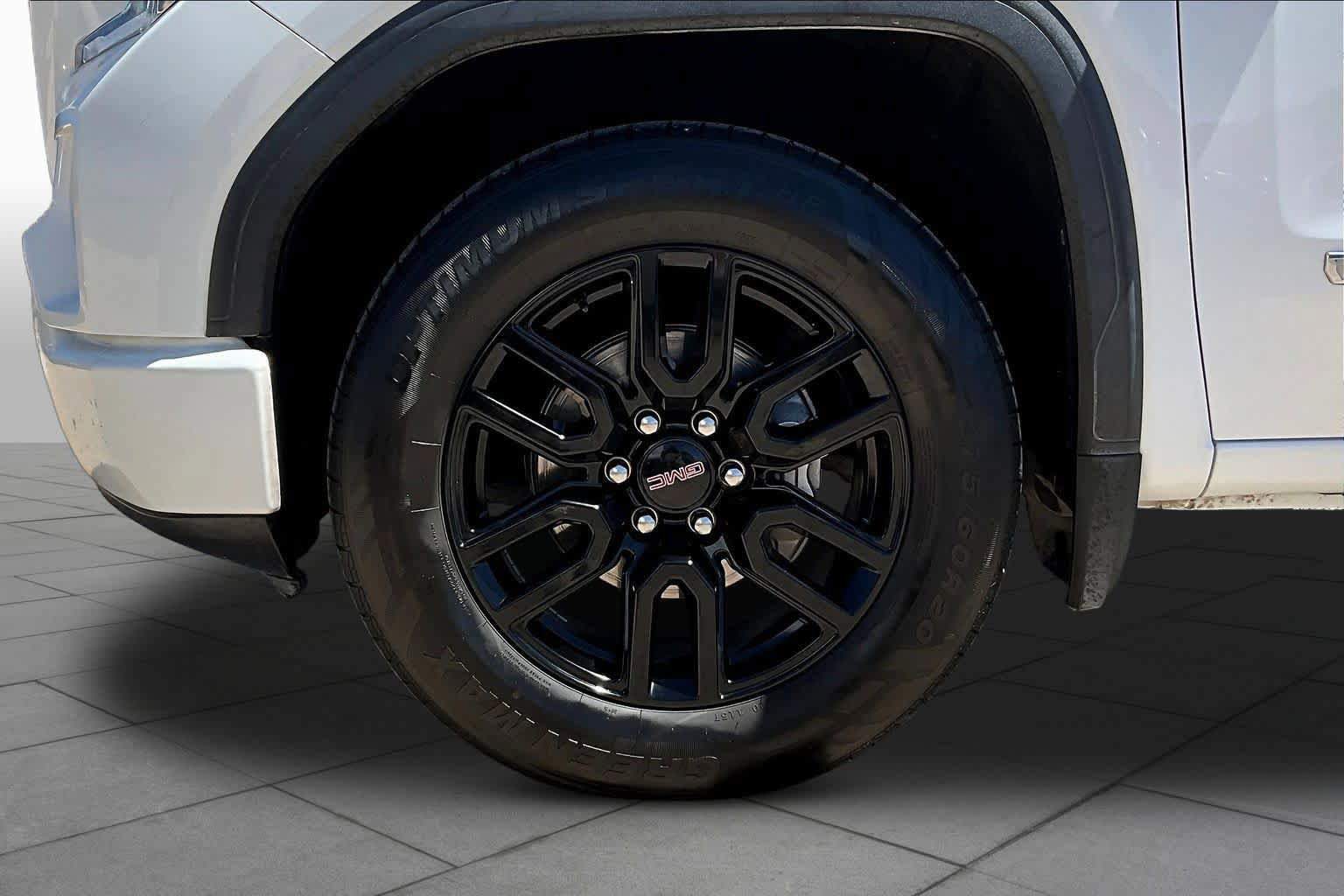 Used 2021 GMC Sierra 1500 Elevation RWD image 10