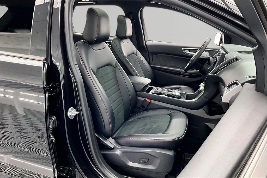 Certified 2024 Ford Edge ST-Line AWD/4WD image 7