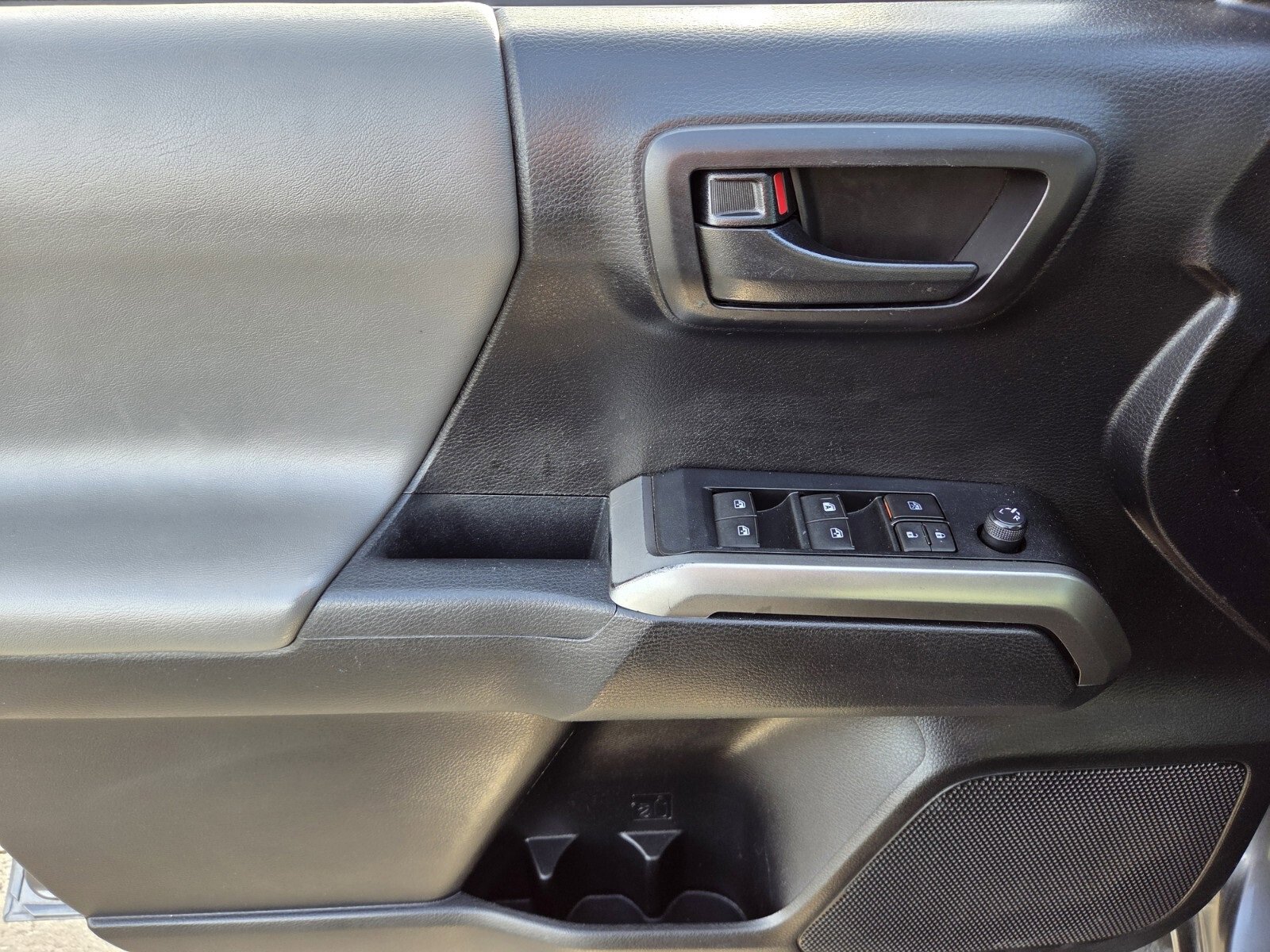 Used 2021 Toyota Tacoma SR5 image 17