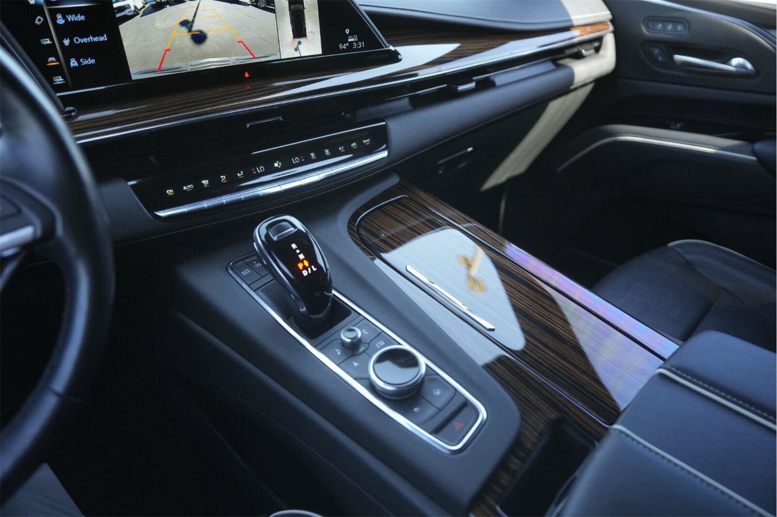 Used 2022 Cadillac Escalade Premium Luxury w/ Performance Package RWD image 31