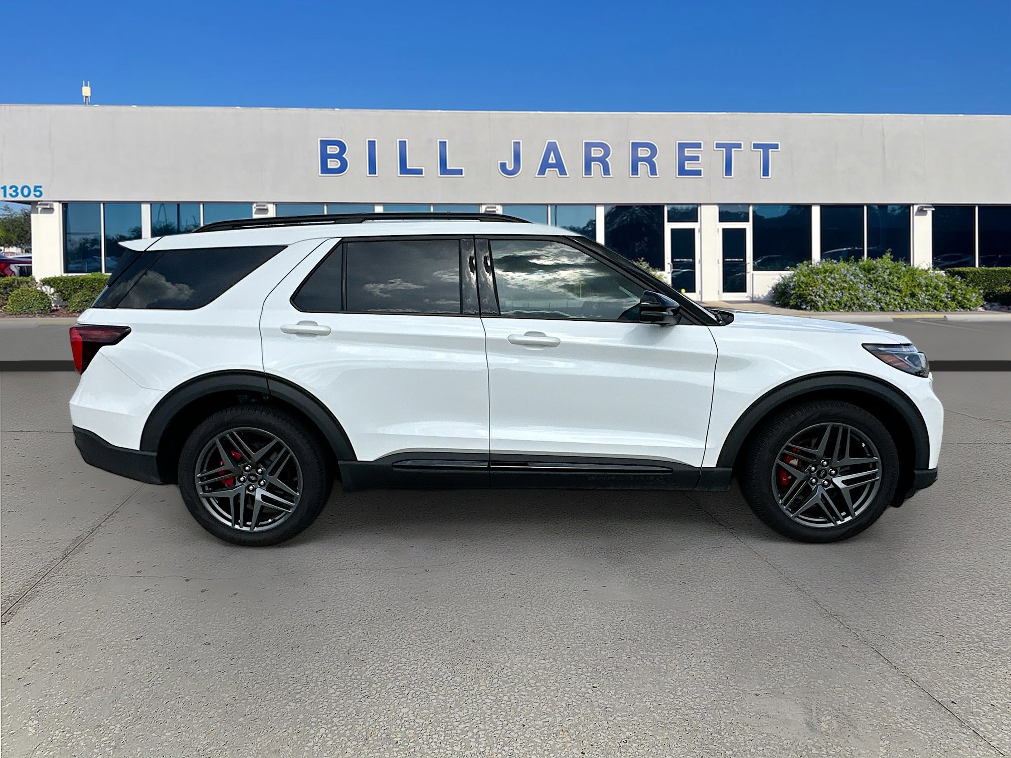 Certified 2025 Ford Explorer ST AWD/4WD image 8
