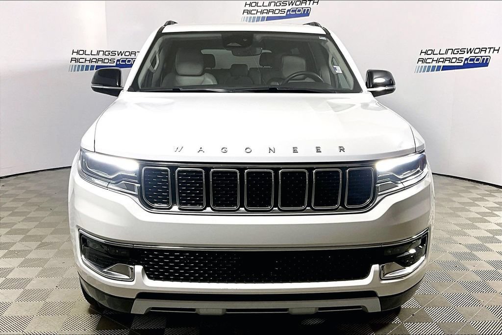 Used 2024 Jeep Wagoneer L Series II RWD image 2