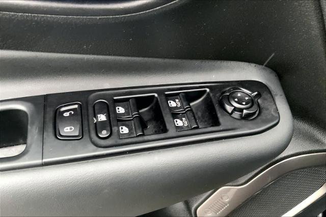 Used 2023 Jeep Renegade Latitude w/ Premium Group image 36