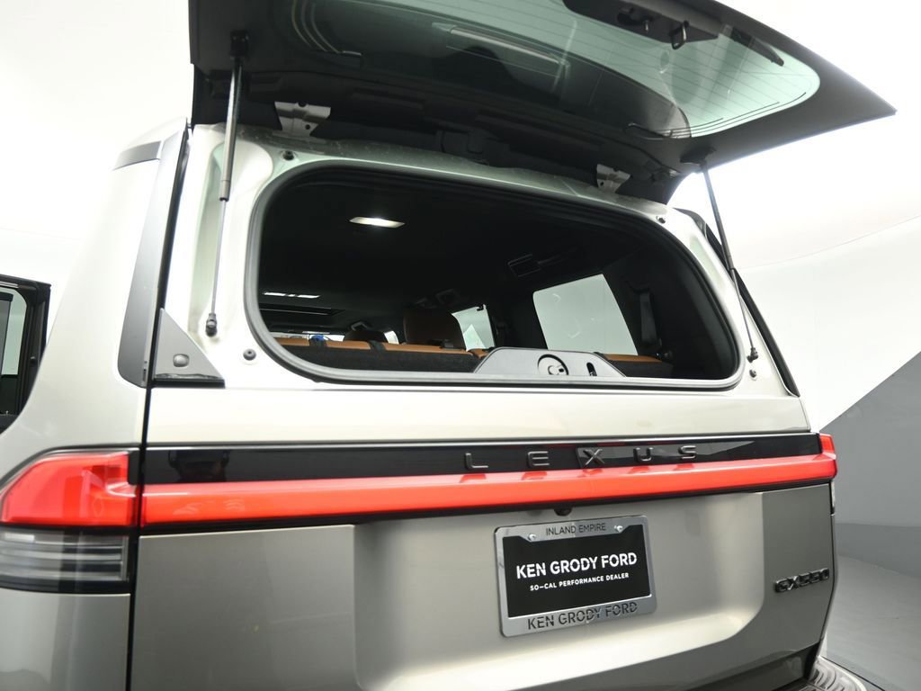 Used 2025 Lexus GX 550 w/ Accessory Package (2T) image 49