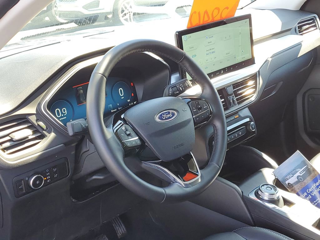 Certified 2025 Ford Escape Platinum AWD/4WD image 11