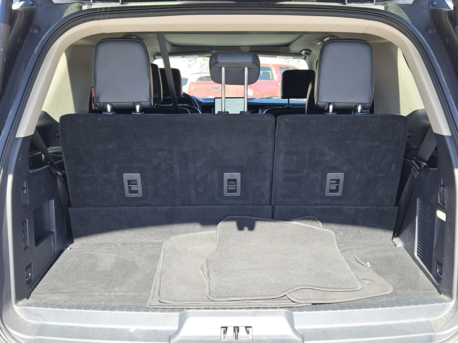 Certified 2023 Ford Expedition XLT image 31