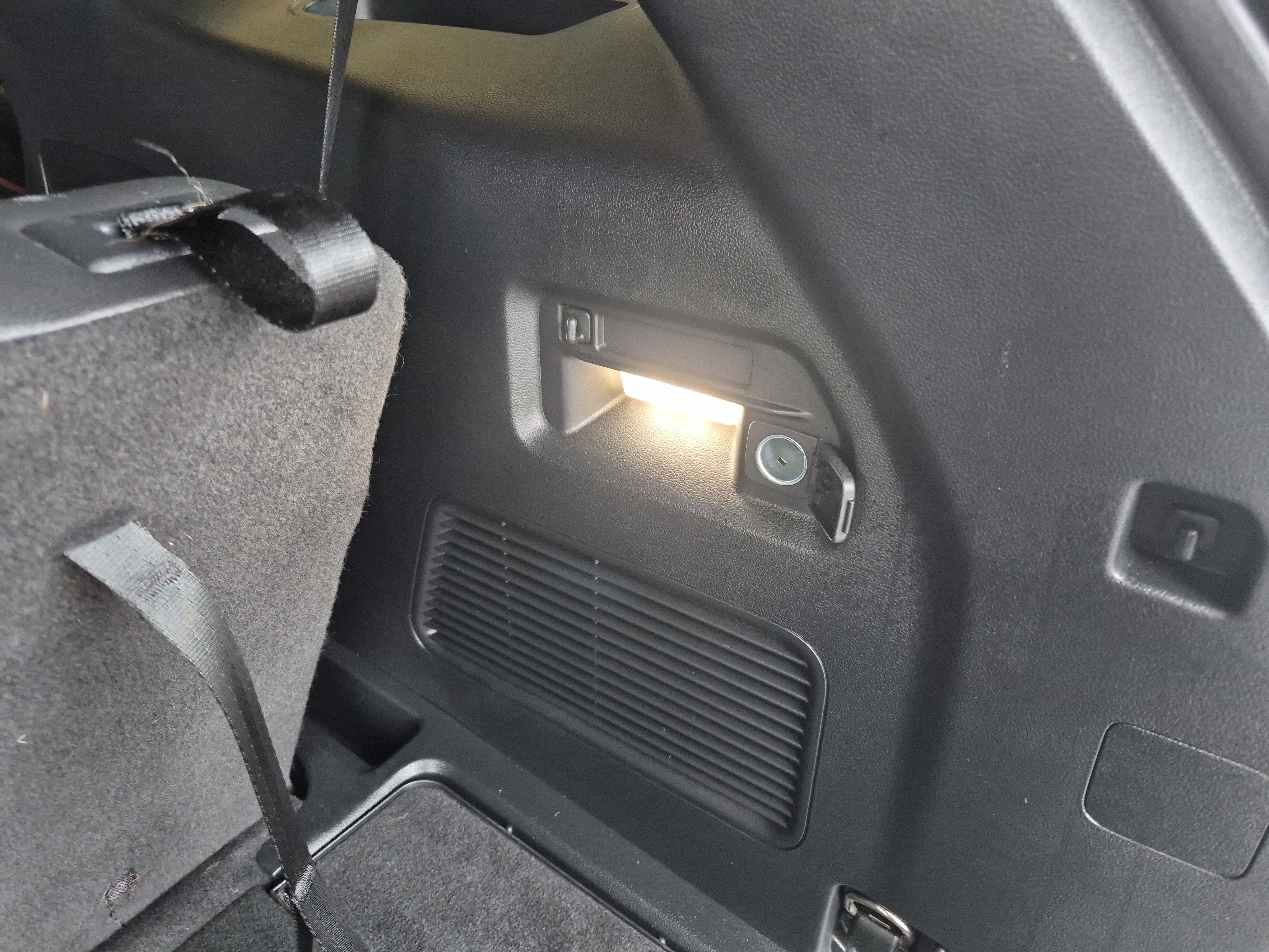 Certified 2023 Ford Explorer ST-Line w/ Class IV Trailer Tow Package image 18