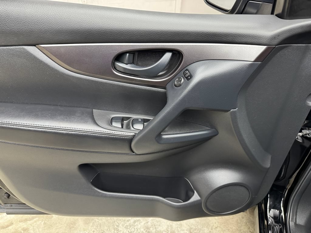 Used 2021 Nissan Rogue Sport S FWD image 10