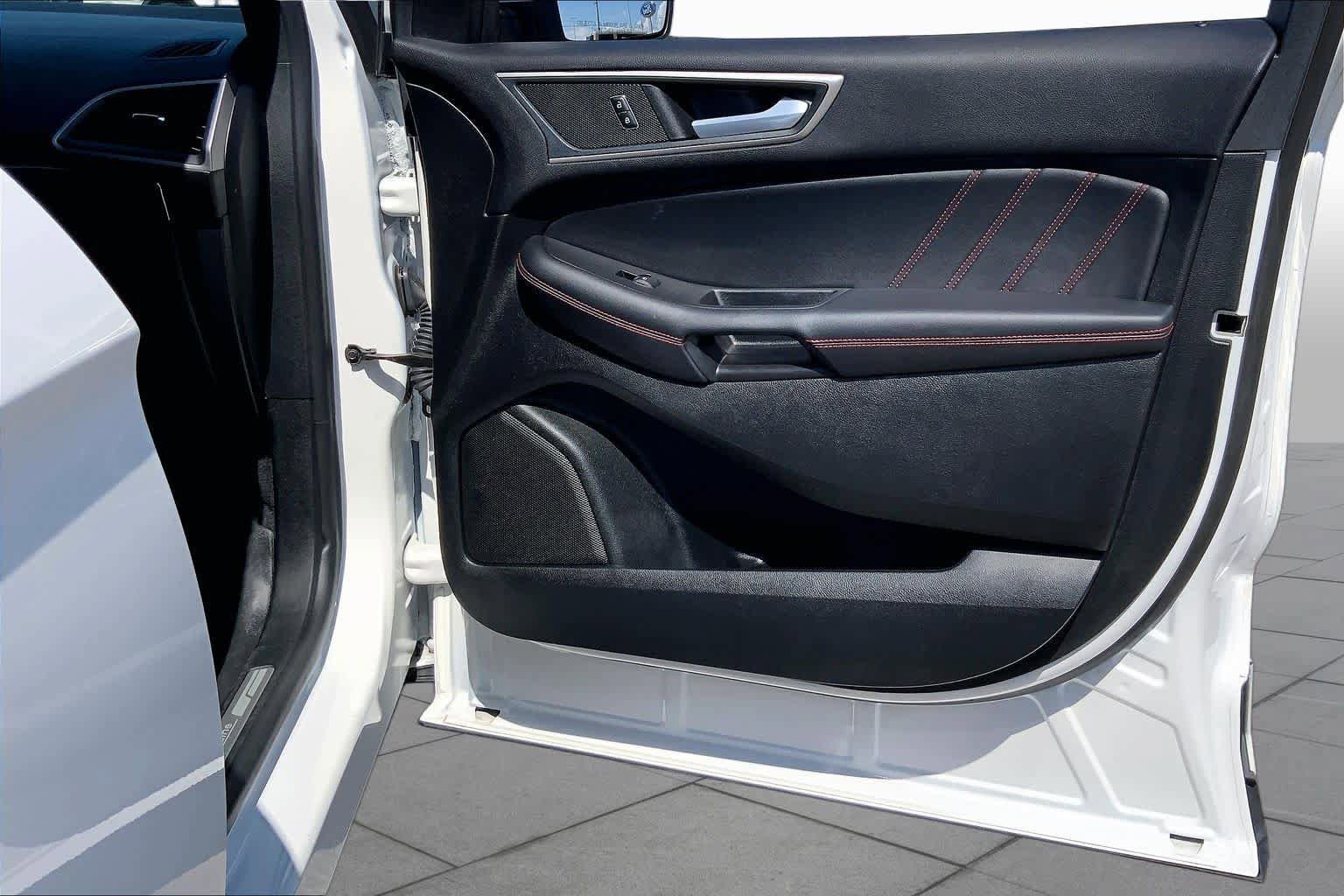 Certified 2024 Ford Edge ST-Line AWD/4WD image 22