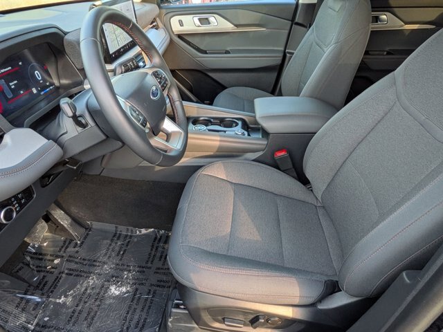 Certified 2025 Ford Explorer Active AWD/4WD image 13