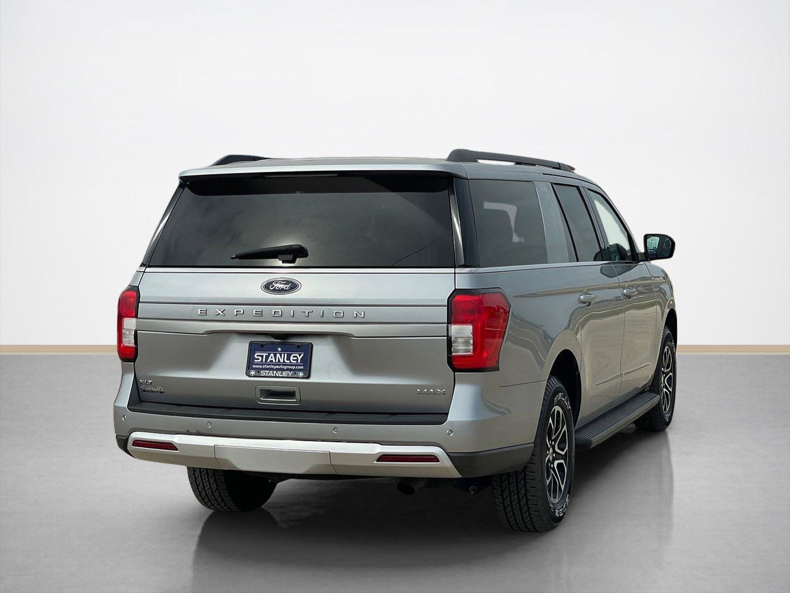 Certified 2024 Ford Expedition Max XLT image 8