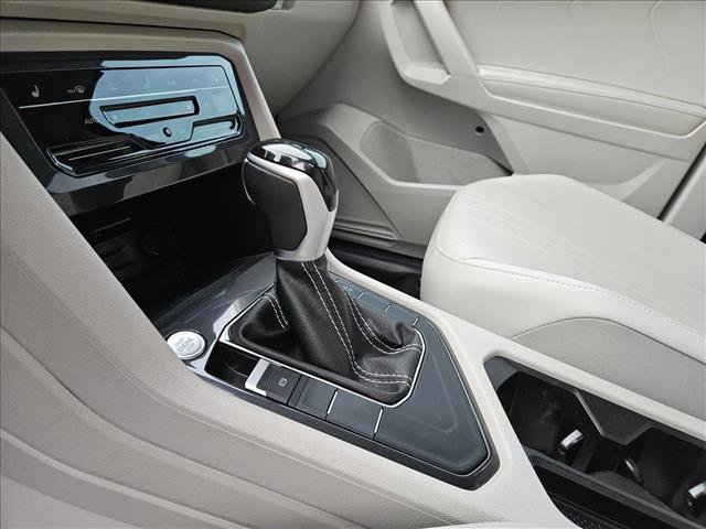 Used 2024 Volkswagen Tiguan SE FWD image 14