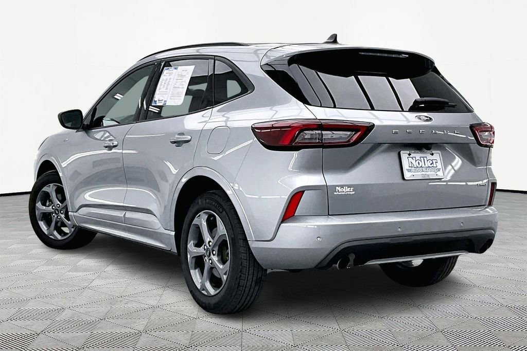 Certified 2023 Ford Escape ST-Line image 2