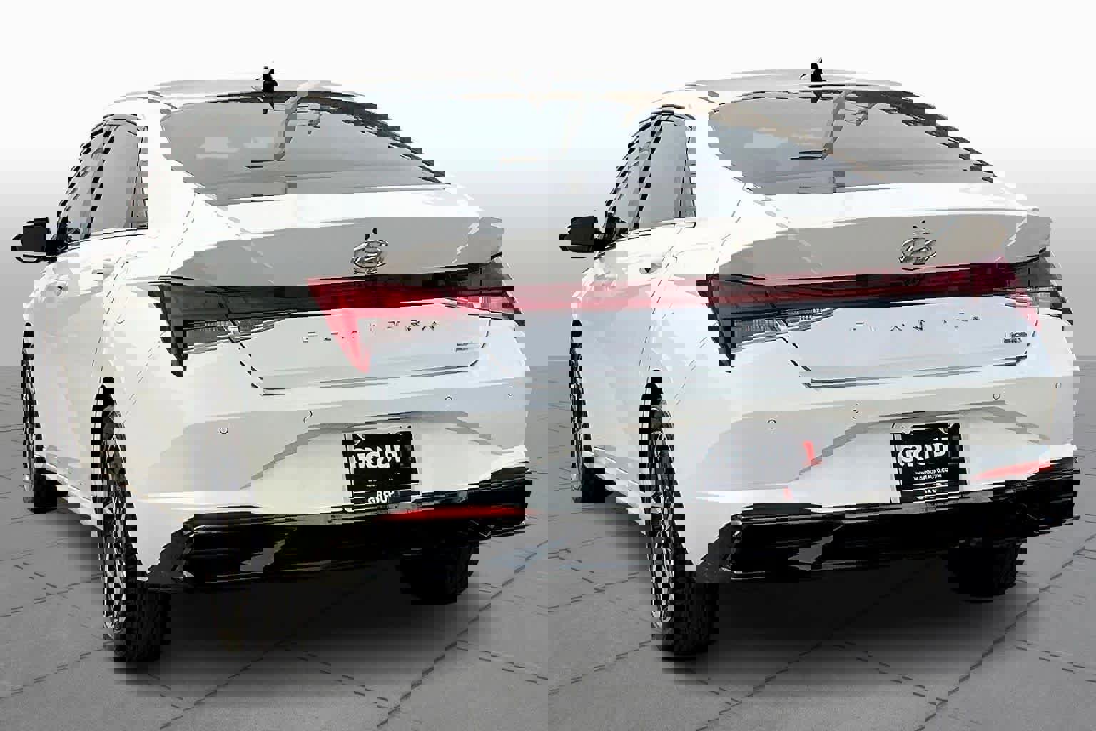 Used 2023 Hyundai Elantra Limited image 4