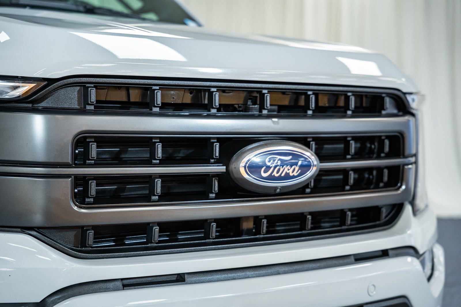 Certified 2023 Ford F150 Lariat w/ Equipment Group 502A High image 13