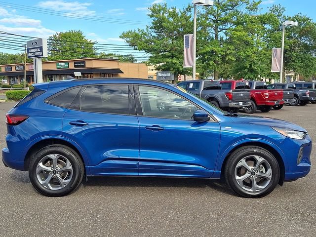 Certified 2023 Ford Escape ST-Line Select w/ Tech Pack #2 AWD/4WD image 7