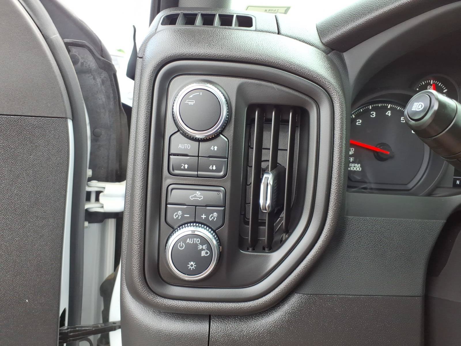 Used 2024 GMC Sierra 1500 Pro w/ Pro Value Package AWD/4WD image 15
