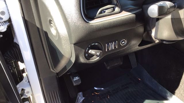 Used 2019 Dodge Challenger SXT w/ Blacktop Package image 15