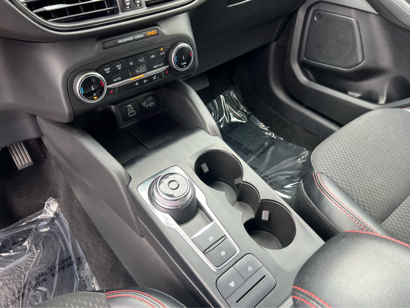 Certified 2025 Ford Escape ST-Line Select AWD/4WD image 37