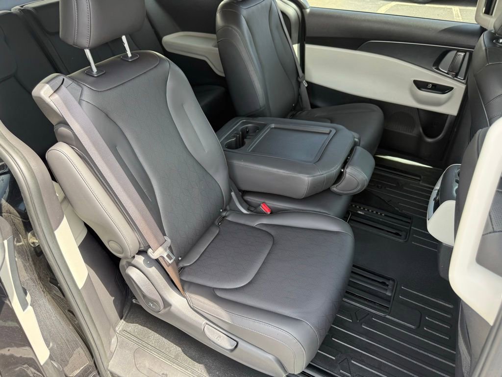 Used 2024 Kia Carnival LX FWD image 49