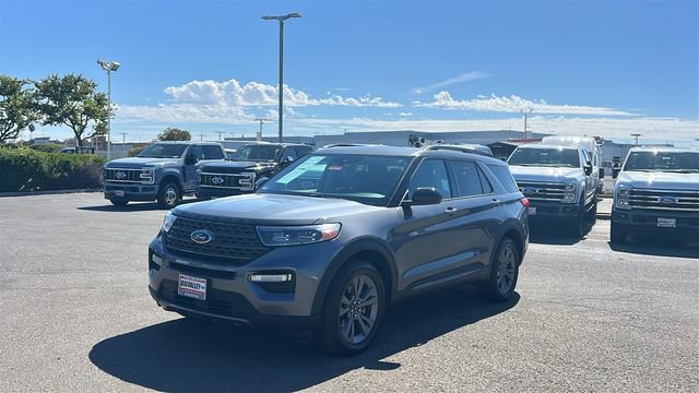 Certified 2022 Ford Explorer XLT w/ Equipment Group 202A AWD/4WD image 8