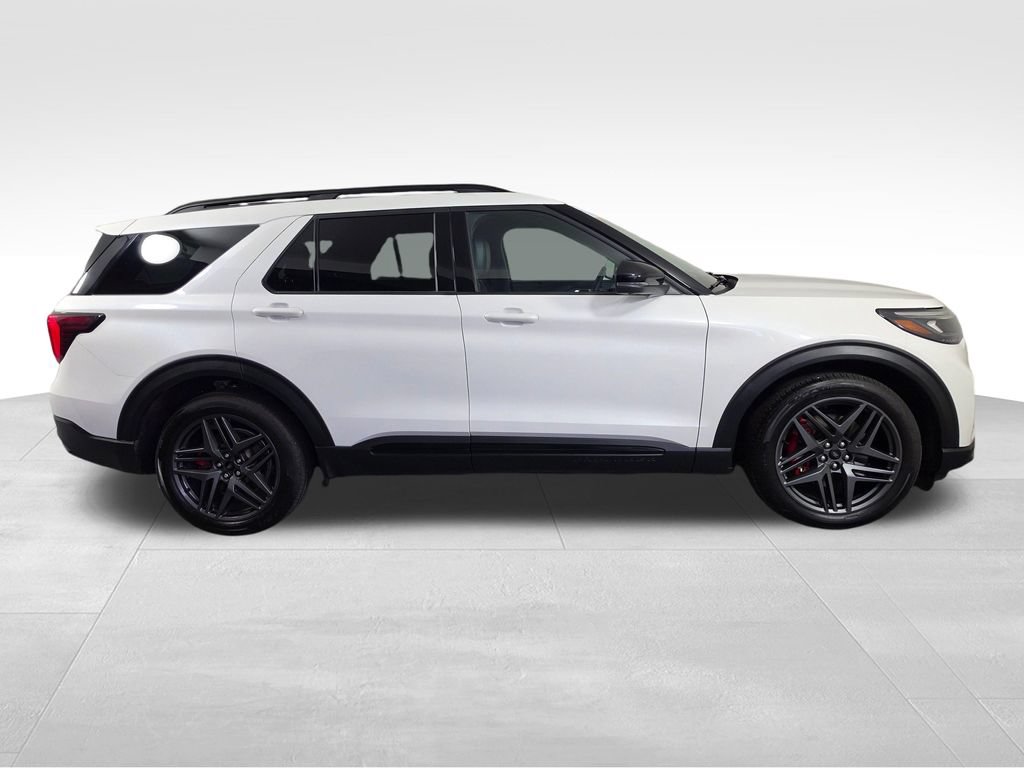 Certified 2025 Ford Explorer ST AWD/4WD image 8