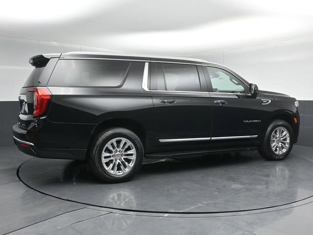 Used 2023 GMC Yukon XL SLT w/ SLT Premium Package AWD/4WD image 4
