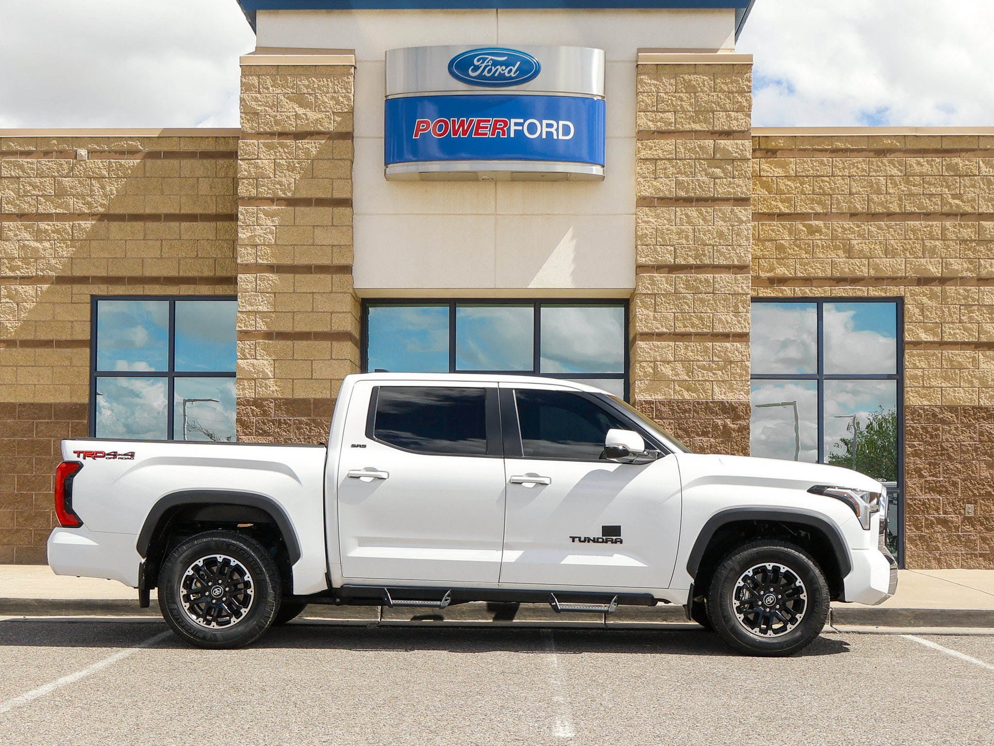 Used 2025 Toyota Tundra SR5 w/ TRD Off-Road Premium Package AWD/4WD image 5