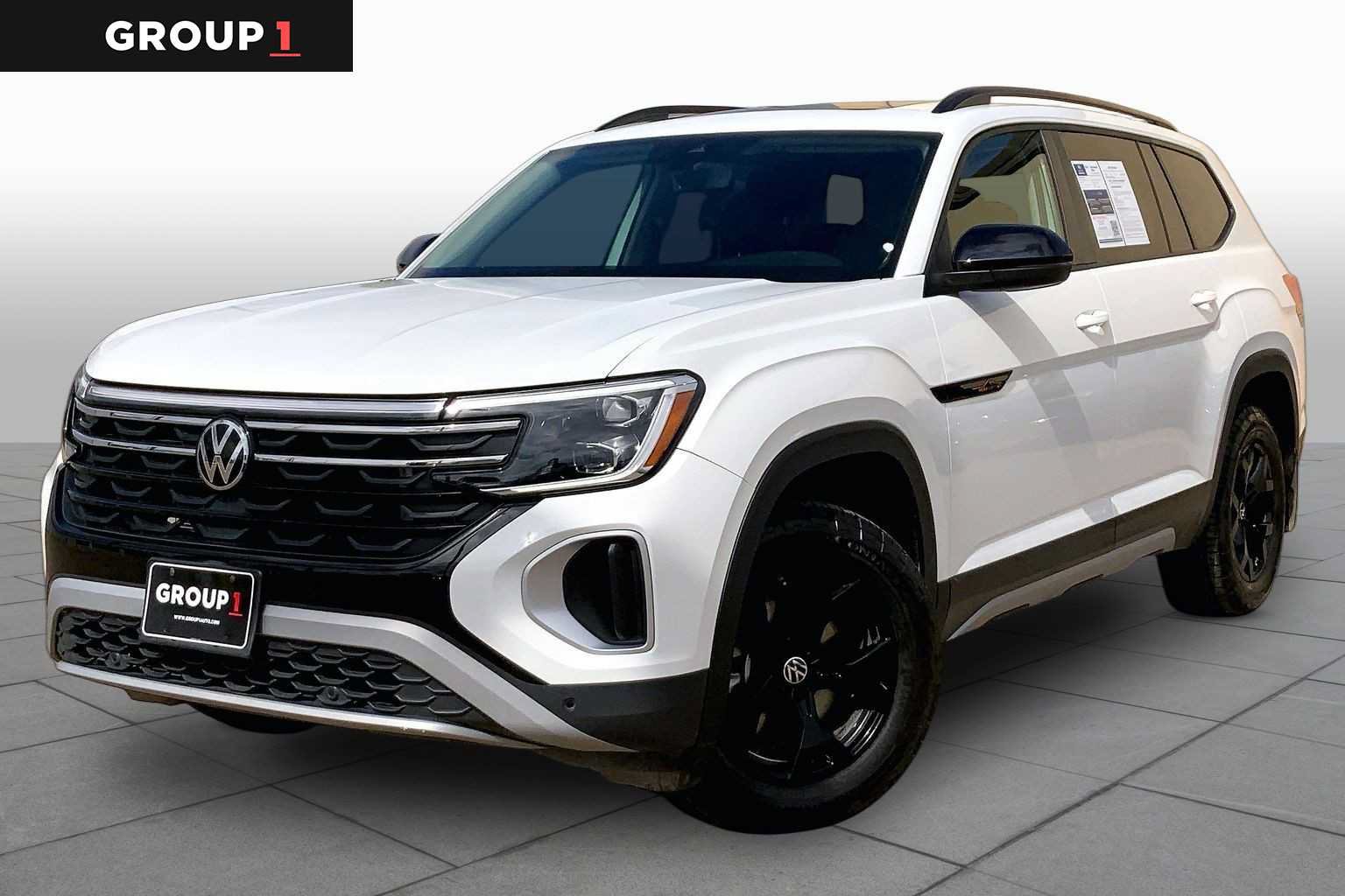 Used 2024 Volkswagen Atlas Peak Edition SE AWD/4WD image 1