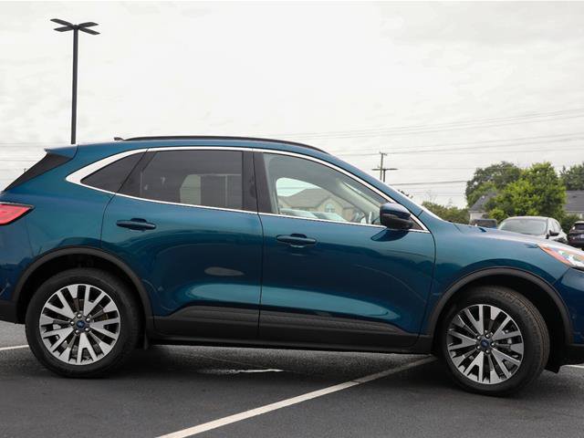 Certified 2020 Ford Escape Titanium w/ Titanium Premium Package 2.0 AWD/4WD image 5