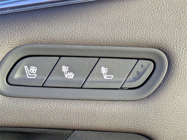 Used 2023 Cadillac Escalade ESV Sport w/ LPO, ONYX Package image 23