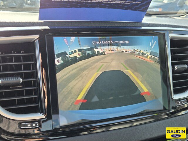Used 2024 Chrysler Pacifica Touring-L FWD image 23