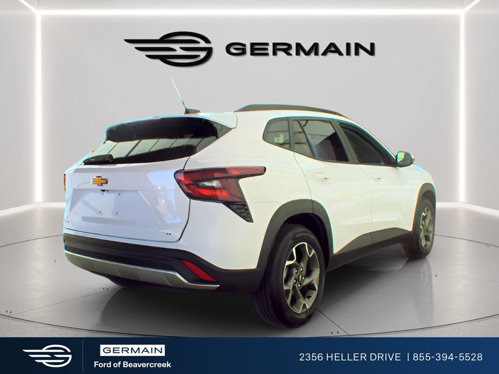 Used 2025 Chevrolet Trax LT w/ LT Convenience Package FWD image 9